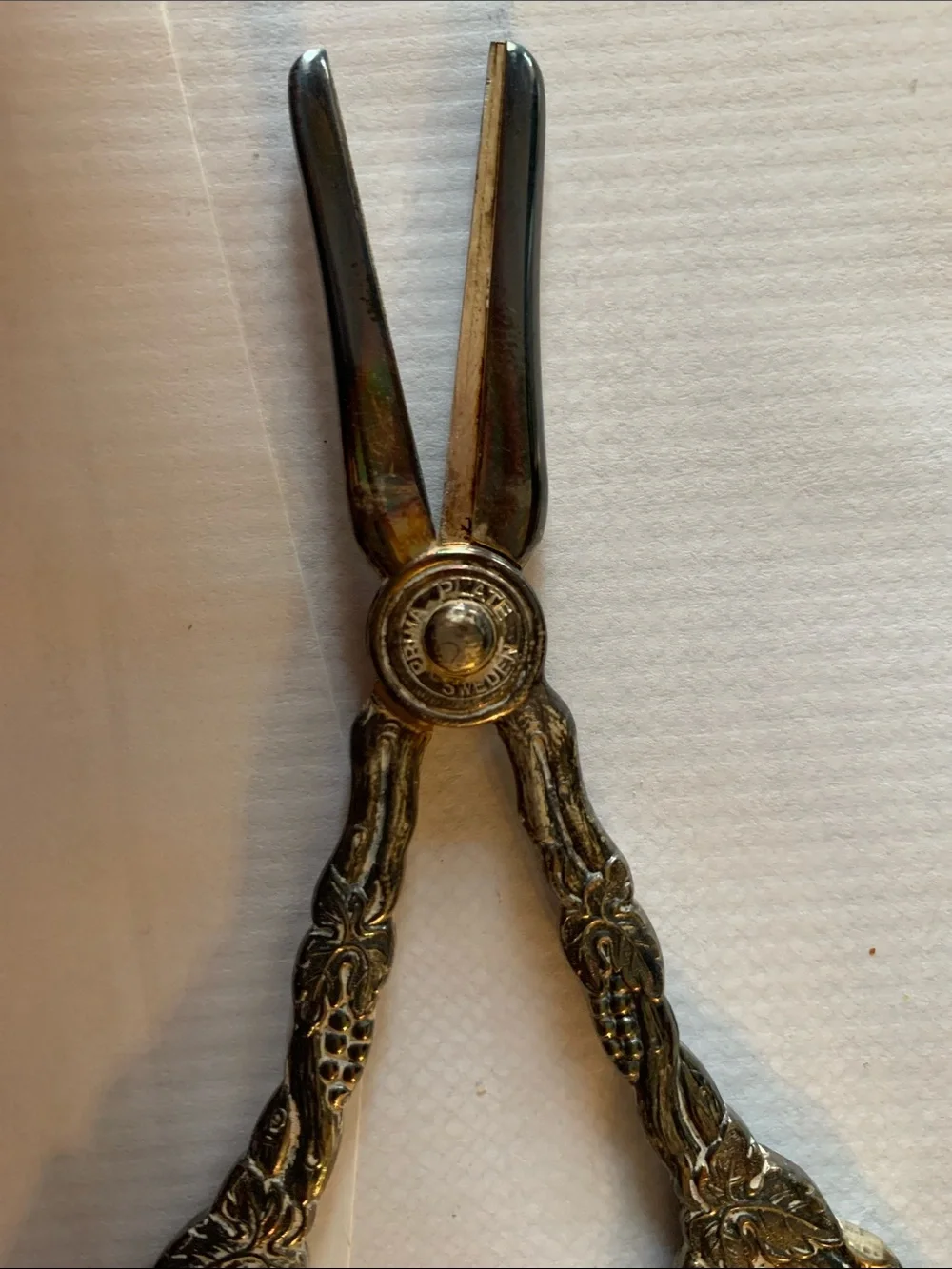 Antique-Style Brass Embossed Scissors - Brass Finish